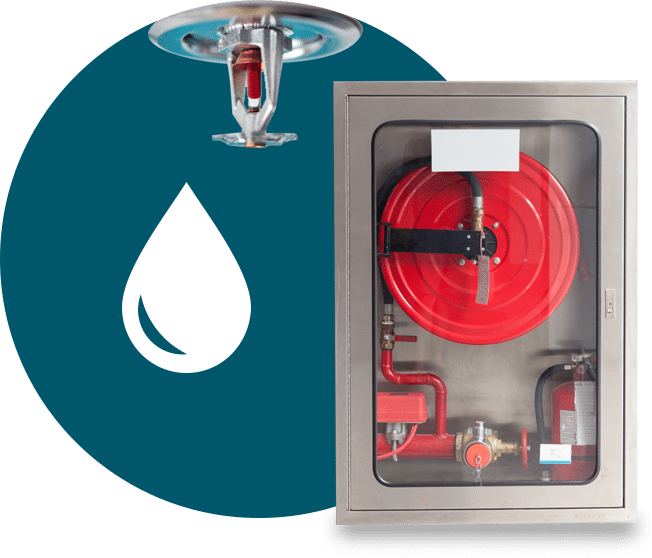 Sprinkler, goutte d'eau et armoire de sécurité incendie avec dévidoir et extincteur pour la protection des bâtiments.